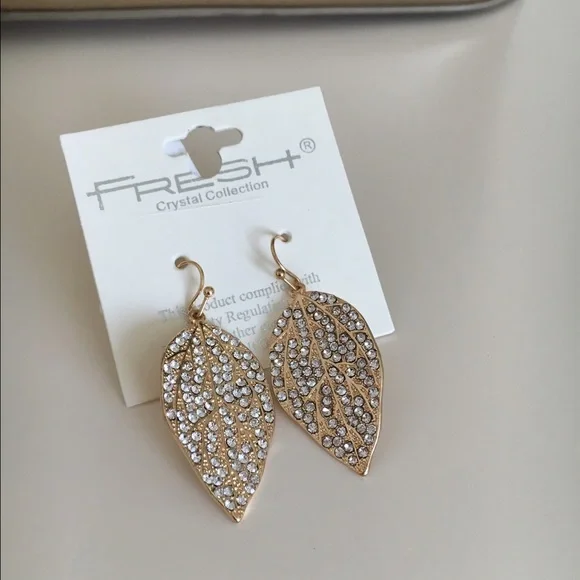 NWT Gold Leaf earrings - Picture 1 of 1